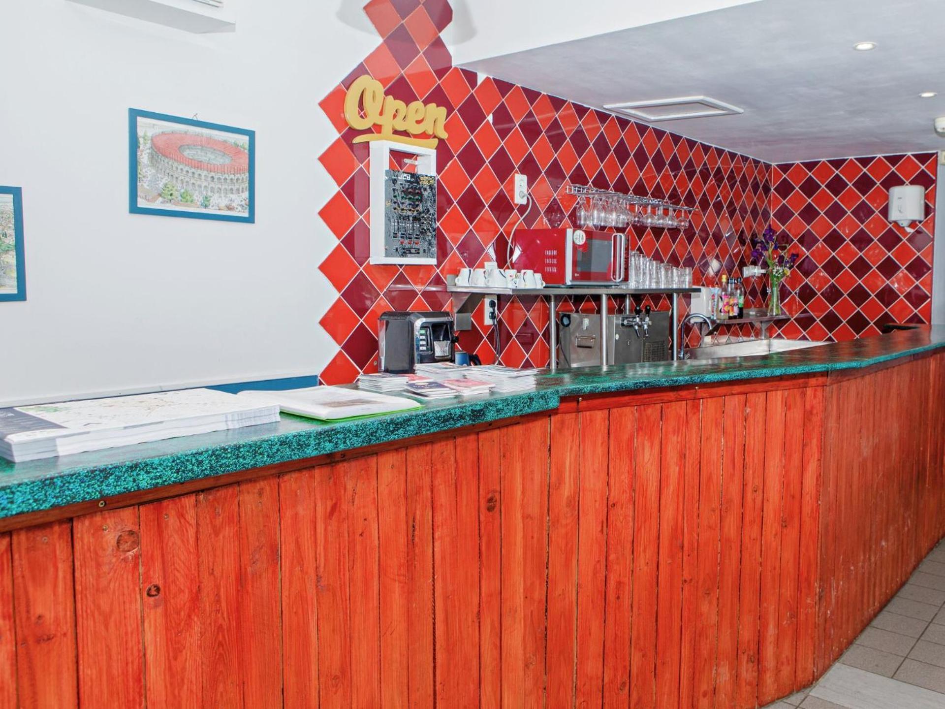 Auberge De Jeunesse Hi Nîmes Dış mekan fotoğraf