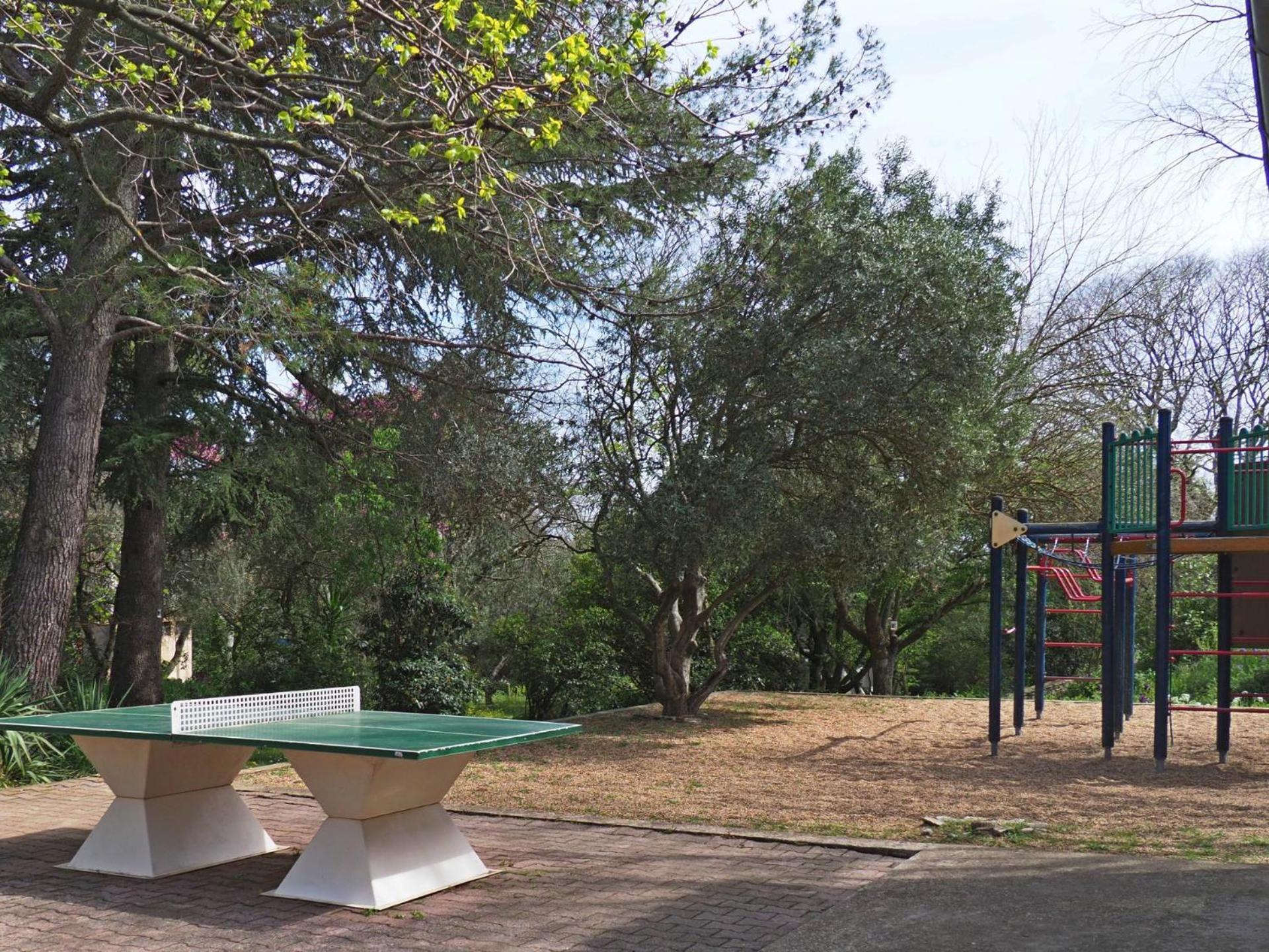 Auberge De Jeunesse Hi Nîmes Dış mekan fotoğraf