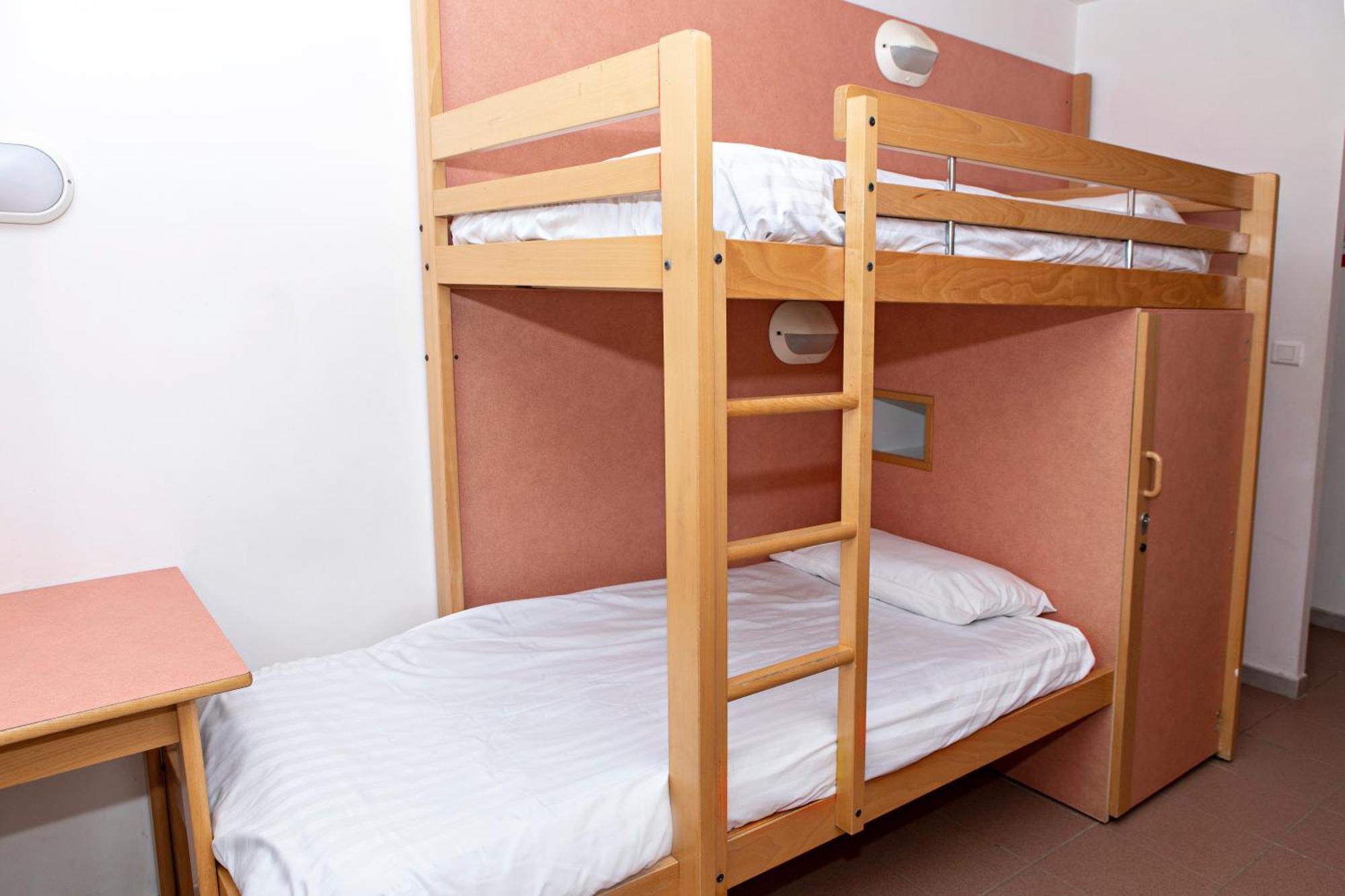 Auberge De Jeunesse Hi Nîmes Dış mekan fotoğraf